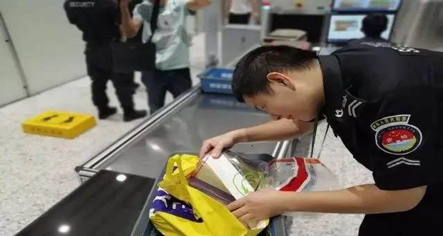 น้ำมันทาเล็บสามารถนำขึ้นเครื่องบินได้หรือไม่?